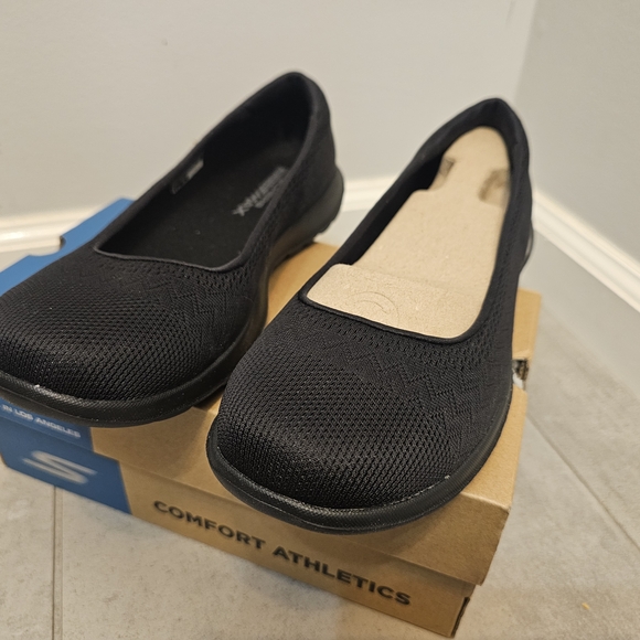NWT Skechers Women's Black Comfort Shoes GO WALK LITE Size 8 - Picture 2 of 5